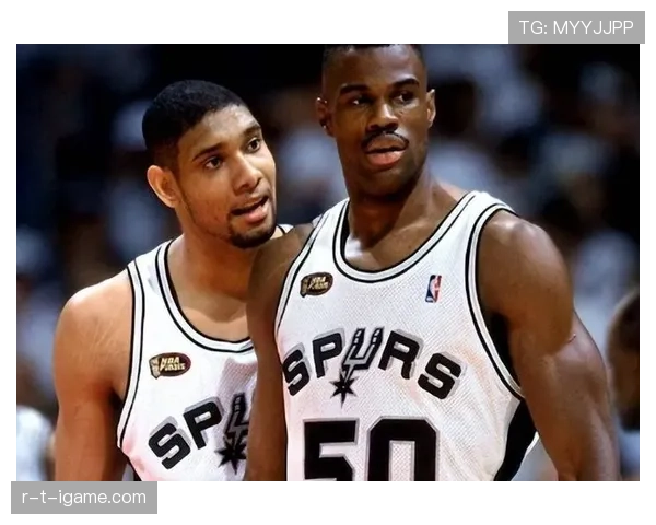 邓肯NBA历史大前地位再获认可，传奇生涯成就引发热议