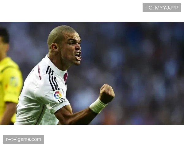 佩佩持续提升防守端统治力,助球队稳固后防线表现。 佩佩持续提升防守端统治力,助球队稳固后防线表现。