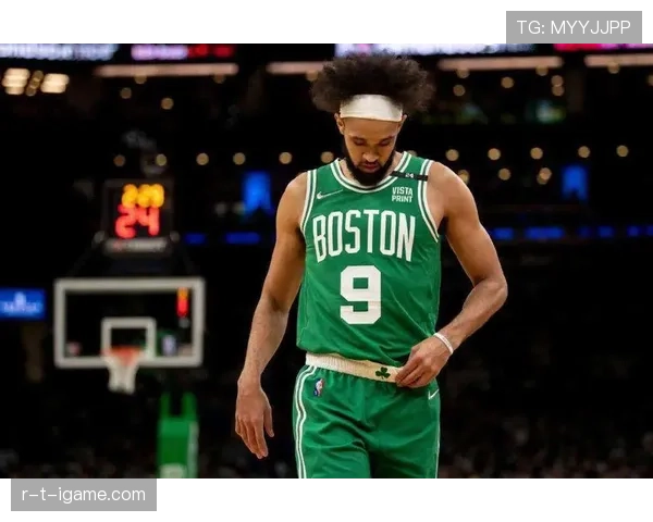 德里克·怀特突破组织两端均衡贡献助马刺提升关键回合效率